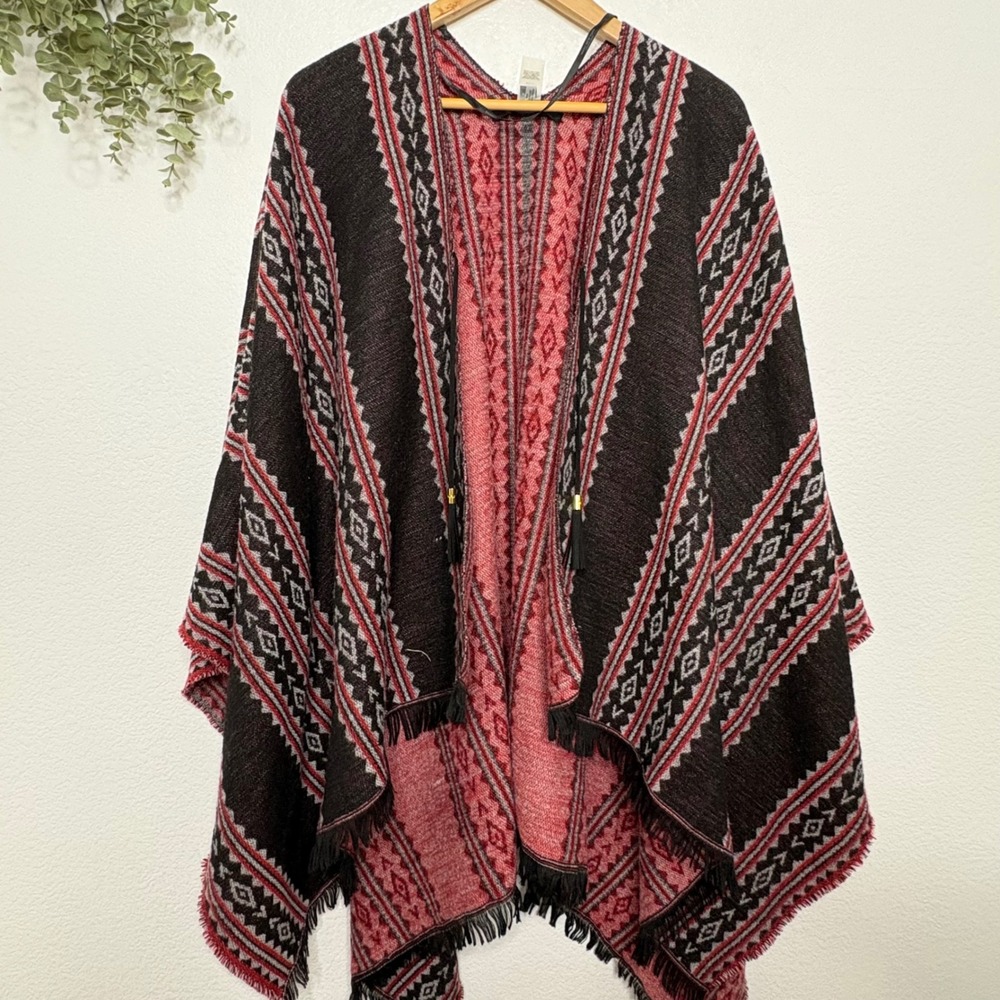 Marc New York Andrew Marc Black Red Geometric Southwestern Fringe Poncho Wrap OS - Picture 3 of 7